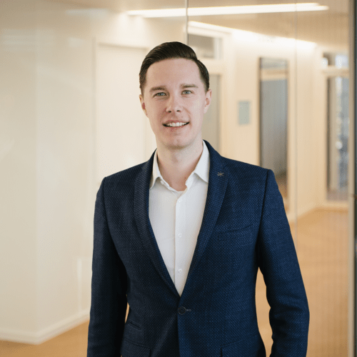 Tobias Hoepfner a man in a blue suit